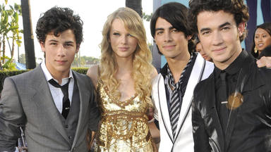 ¡Menudo 'déjà vu'! Taylor Swift podría colaborar con los Jonas Brothers y esto es lo que sabemos