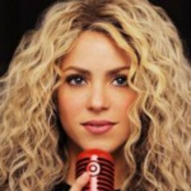 Shakira deslumbra en su nuevo videoclip "Empire"