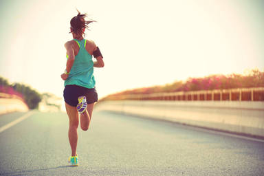 Desmontamos el mito de correr en ayunas: ¿es perjudicial para nuestra salud?