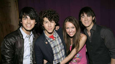 El reencuentro entre los Jonas Brothers y Miley Cyrus que los fans esperan está más cerca de lo que crees