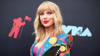 Taylor Swift continúa celebrando éxitos a su carrera musical