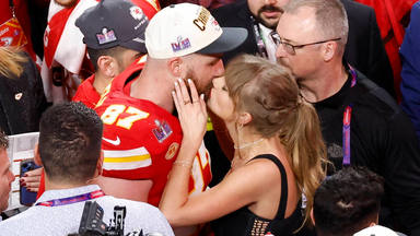 Taylor Swift celebra la Super Bowl con un beso de película: así ha sido la primera final de la artista