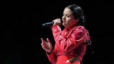 Rosalía cantando en su 'Motomami Tour' en Madrid, en julio de 2022
