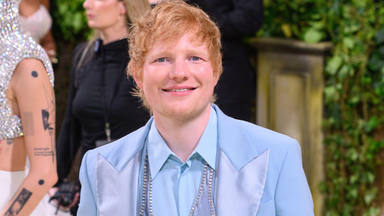 La actuación sorpresa con la que Ed Sheeran muestra su gran corazón: así fue su paso por un colegio británico