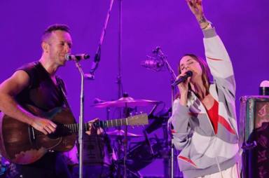 Revive el momentazo de Chris Martin (Coldplay) cantando en directo en Los Ángeles con Mel C (Spice Girls)