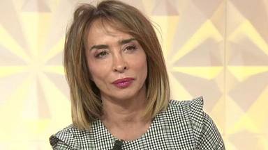 María Patiño sufre un gran susto en directo en 'Socialité' y una redactora se parte de risa: "Culpa mía"