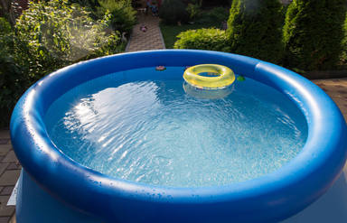 El tremendo error que cometes al instalar tu piscina hinchable en la terraza