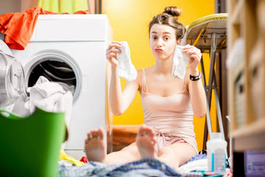10 errores que cometes al lavar la ropa en casa y que podrías evitar