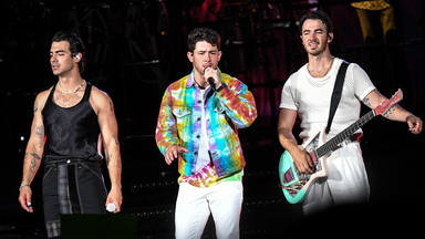 Jonas Brothers actuando en Florida en octubre de 2021