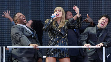 Taylor Swift deja en shock a sus fans al interpretar por primera vez la canción que la unió a Miley Cyrus