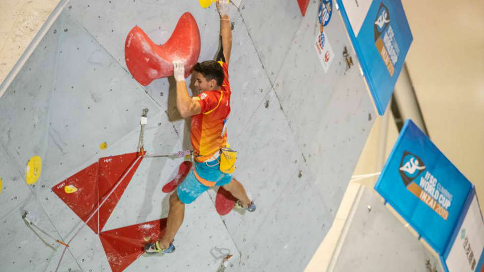 Conoce a Alberto Ginés, el escalador de 18 años que competirá en los Juegos Olímpicos de 2020