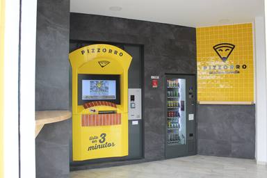 Así es el primer cajero automático de pizza que han creado en Málaga
