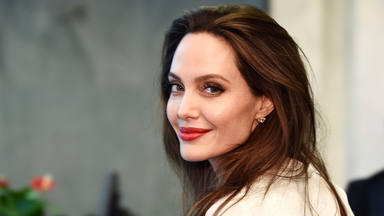 ¡Atención! Angelina Jolie se marca un ‘revival’ y se encuentra con su ex