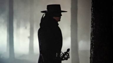 La canción que acompaña a Miguel Bernardeau en su próxima serie: 'Zorro', cantada por Juanes